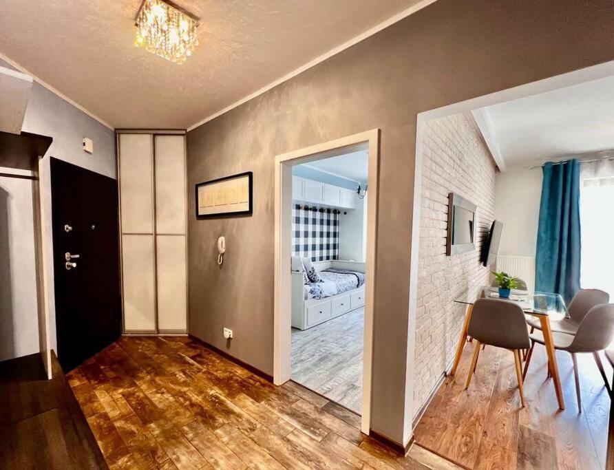 Stylish Apartment In City Centre Krasków Εξωτερικό φωτογραφία